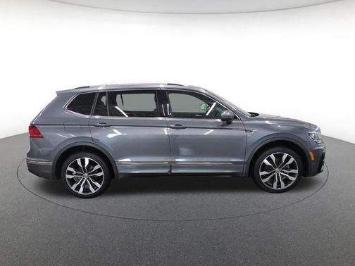 Platinum Gray Metallic 2020 Volkswagen Tiguan 2.0T SEL R-Line 4MOTION