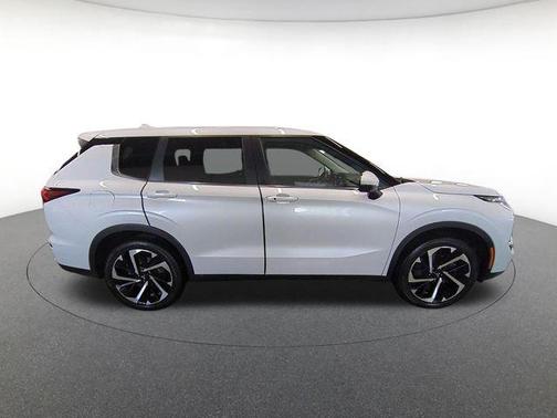 2023 Mitsubishi Outlander SE S-AWC
