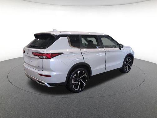2023 Mitsubishi Outlander SE S-AWC