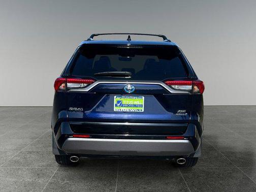 2021 Toyota RAV4 Hybrid SE