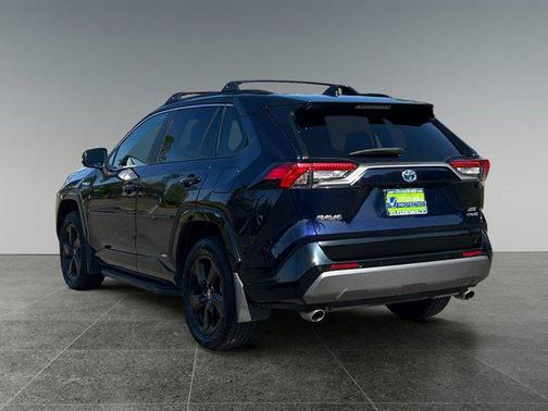 2021 Toyota RAV4 Hybrid SE