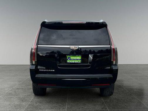 2018 Cadillac Escalade Luxury