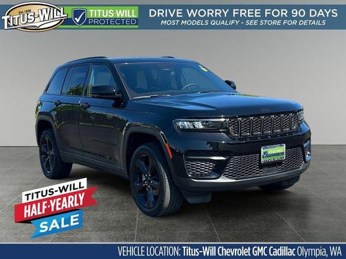 Diamond Black Crystal Pearlcoat 2023 Jeep Grand Cherokee Altitude
