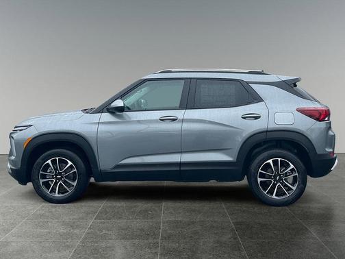 Sterling Gray Metallic 2026 Chevrolet Trailblazer LT