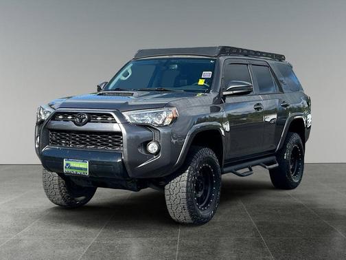 Magnetic Gray Metallic 2018 Toyota 4Runner TRD Off Road Premium