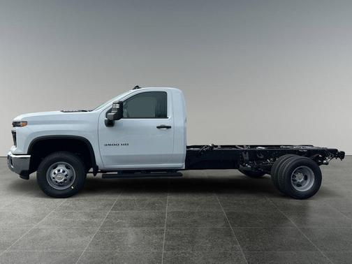 Summit White 2026 Chevrolet Silverado 3500 WT