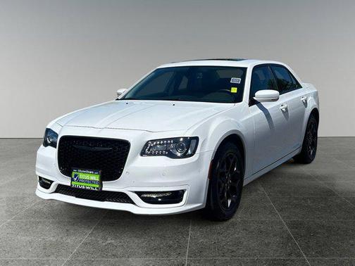2022 Chrysler 300 Touring