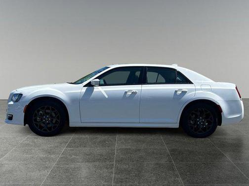 2022 Chrysler 300 Touring