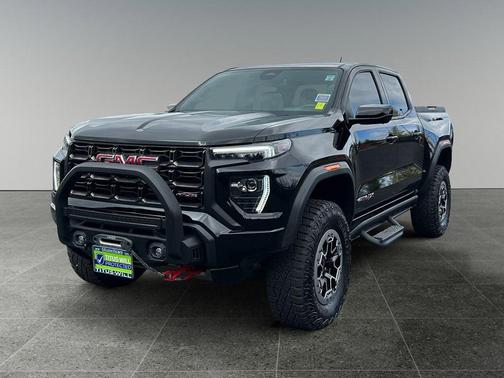 Onyx Black 2023 GMC Canyon AT4X