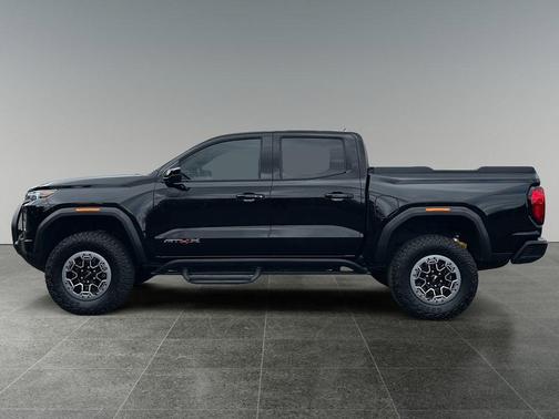 Onyx Black 2023 GMC Canyon AT4X