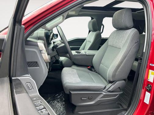 Rapid Red Metallic Tinted Clearcoat 2024 Ford F-350 XLT