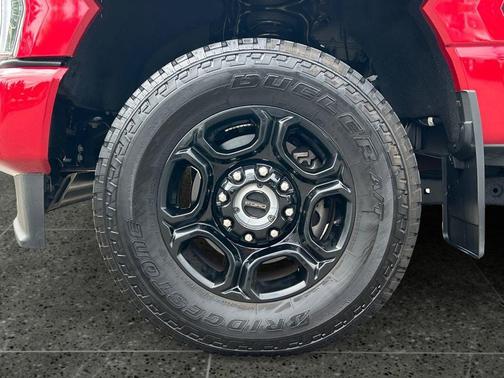Rapid Red Metallic Tinted Clearcoat 2024 Ford F-350 XLT