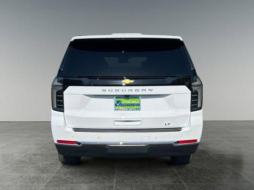 2025 Chevrolet Suburban LT