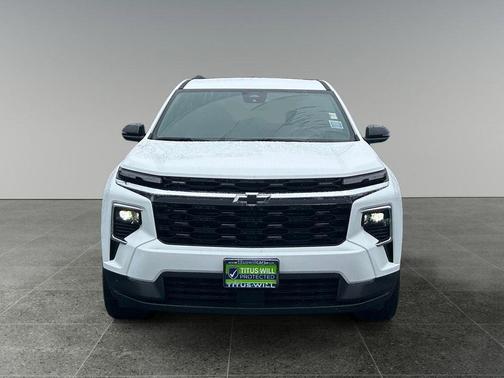 Summit White 2026 Chevrolet Traverse LT