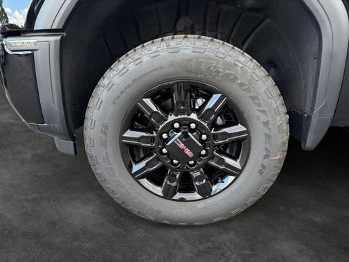 Onyx Black 2026 GMC Sierra 2500 AT4