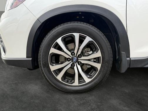 Crystal White Pearl 2021 Subaru Forester Limited