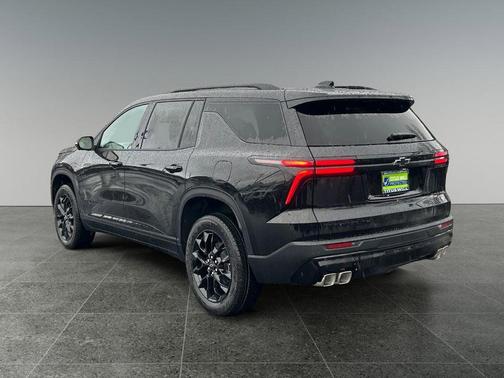 Mosaic Black Metallic 2026 Chevrolet Traverse LT