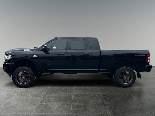 Diamond Black Crystal Pearlcoat 2022 RAM 2500 Big Horn Mega Cab 4x4 6'4'' Box