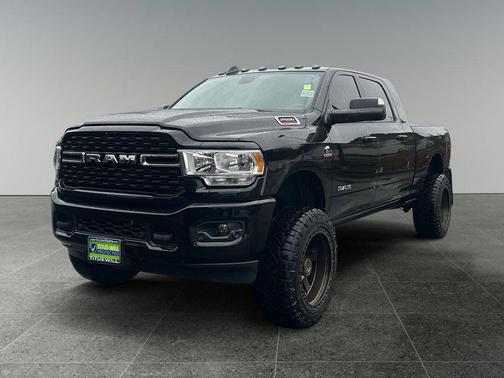Diamond Black Crystal Pearlcoat 2022 RAM 2500 Big Horn Mega Cab 4x4 6'4'' Box