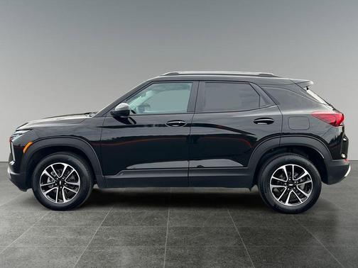 Mosaic Black Metallic 2025 Chevrolet Trailblazer LT