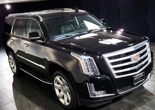 2017 Cadillac Escalade Luxury