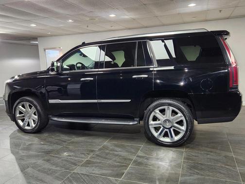 2017 Cadillac Escalade Luxury