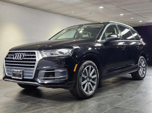 Black 2017 Audi Q7 3.0T Premium
