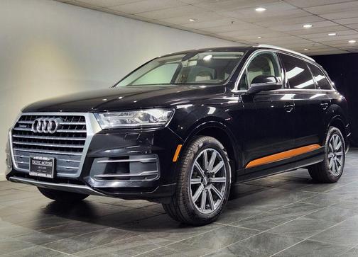 Black 2017 Audi Q7 3.0T Premium