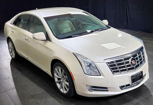 Champagne 2013 Cadillac XTS Luxury