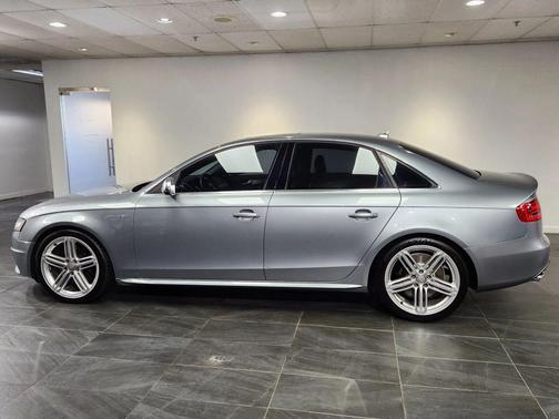 2010 Audi S4 Quattro Sedan 4D