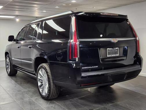 2017 Cadillac Escalade ESV Sport Platinum