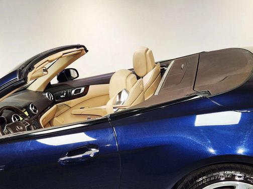 2013 Mercedes-Benz SL-Class SL 550 Roadster 2D