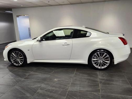 White 2014 INFINITI Q60 Journey