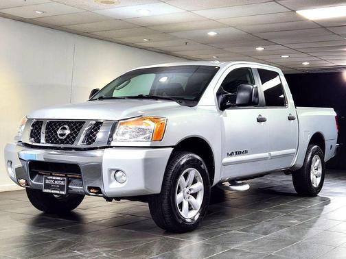2011 Nissan Titan SV