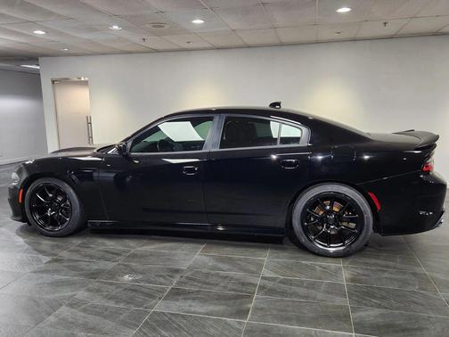 2017 Dodge Charger SE