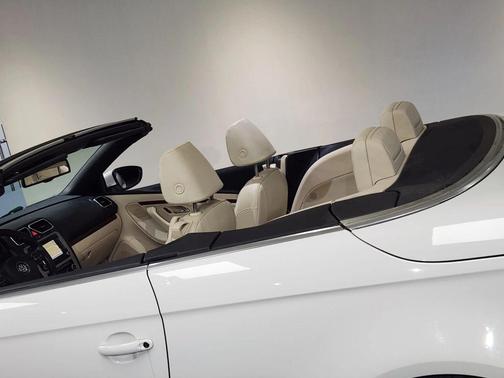 2011 Volkswagen Eos Lux