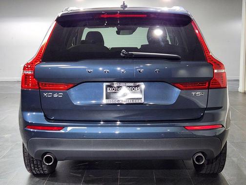 2021 Volvo XC60 T5 Momentum
