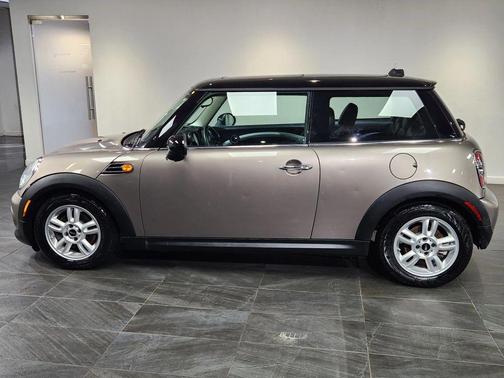 Gold 2013 MINI Hardtop Cooper