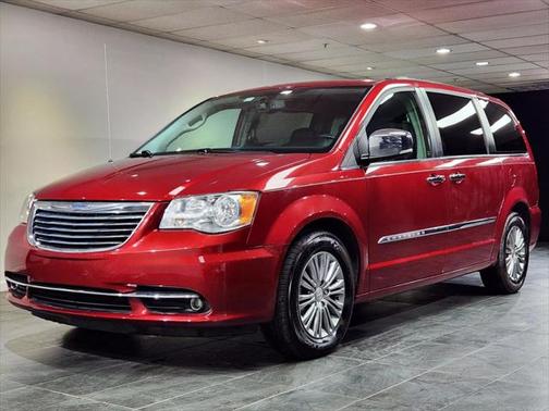 2016 Chrysler Town & Country Touring-L