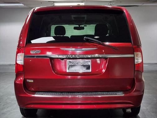 2016 Chrysler Town & Country Touring-L