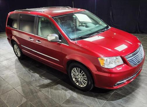 2016 Chrysler Town & Country Touring-L