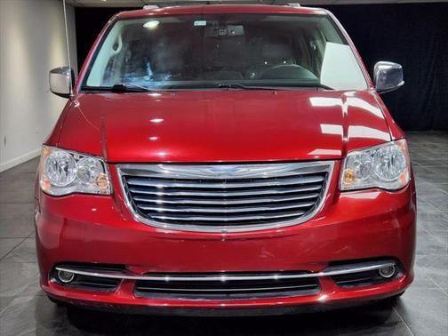 2016 Chrysler Town & Country Touring-L