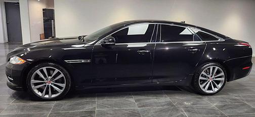 2015 Jaguar XJ Base