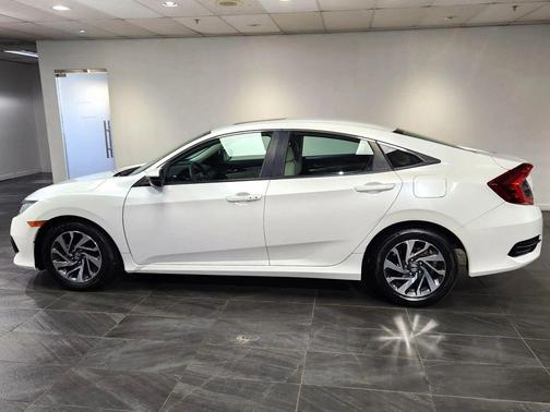 White 2016 Honda Civic EX