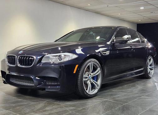 Black 2013 BMW M5 Base