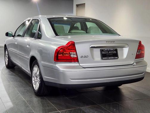2005 Volvo S80 2.5T
