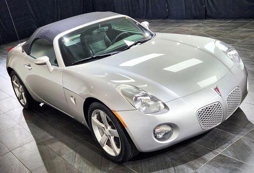 2007 Pontiac Solstice Convertible 2D