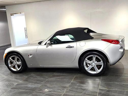 2007 Pontiac Solstice Convertible 2D