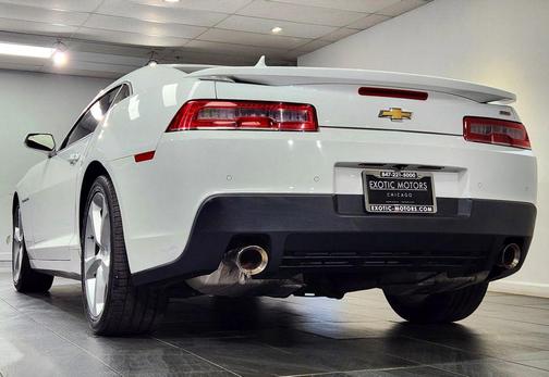 White 2015 Chevrolet Camaro 2SS