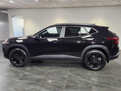 Black 2026 Chevrolet Trax ACTIV Sport Utility 4D
